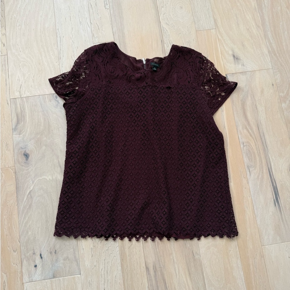 Ann Taylor lace overlay shirt fully lined, burgundy